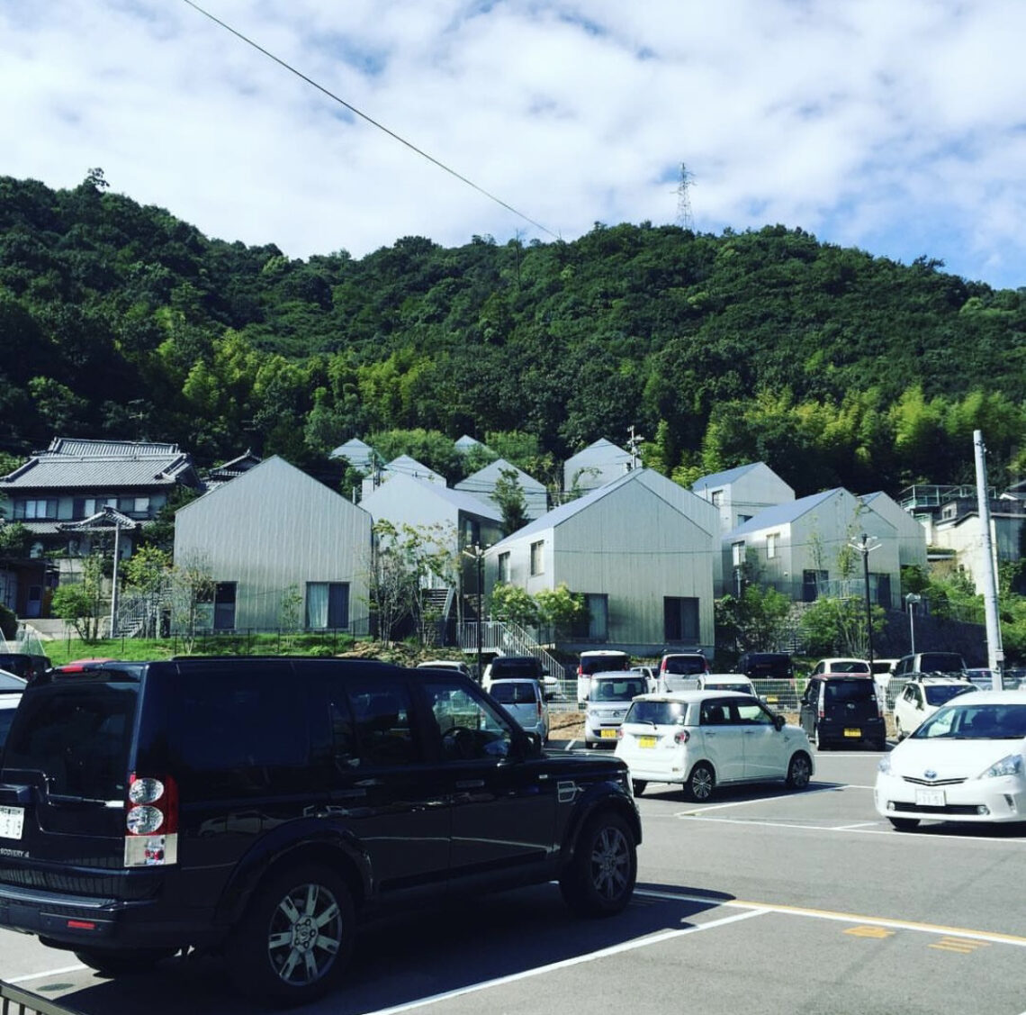 川キャンプが好きで毎年友人と出かけています。都会にはない自然の静けさや、何もないからこそ味わえる魅力がたまりません。