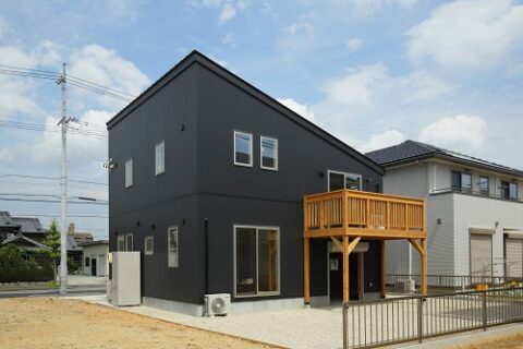 鈴鹿市「小さく建てて大きく暮らす！遊びつくすお家」