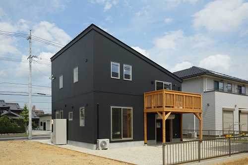 鈴鹿市「小さく建てて大きく暮らす！遊びつくすお家」