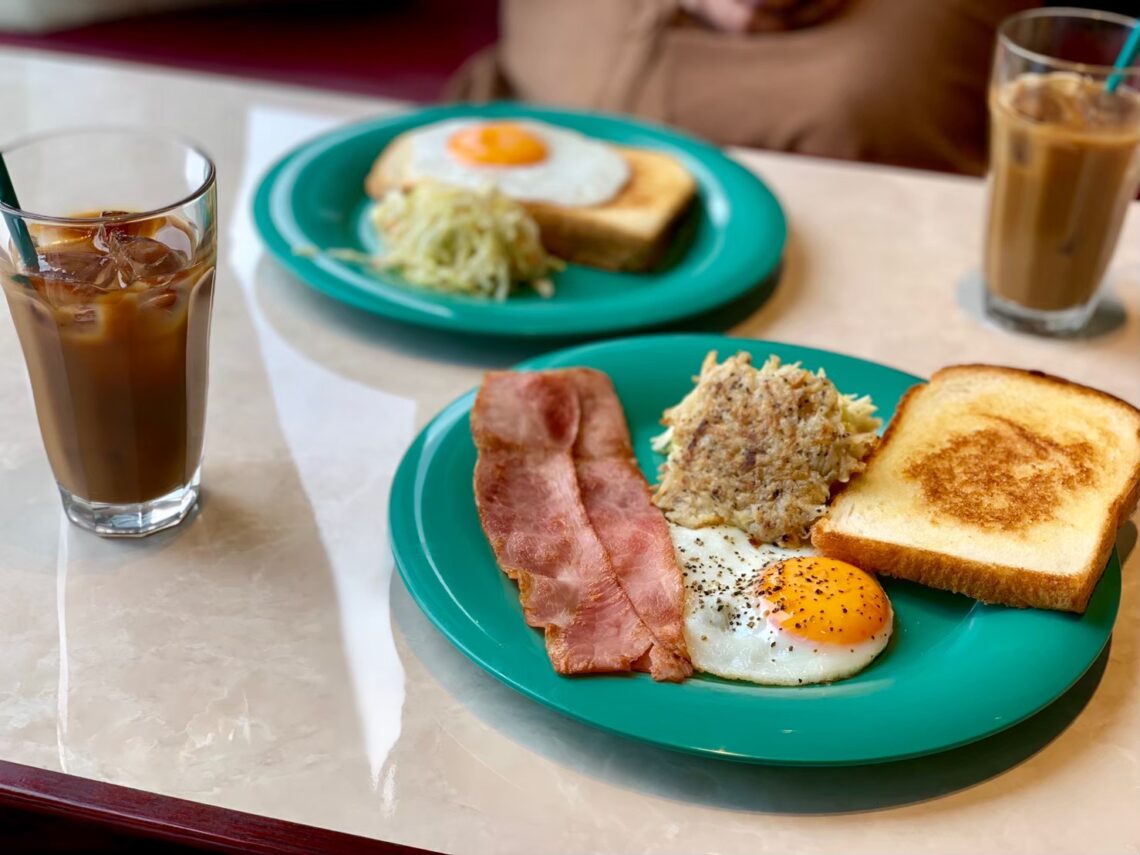 トレンドを追いかけるのが好きです。カフェ巡りも趣味の一つで、その都度異なる雰囲気や料理を楽しんでいます。
