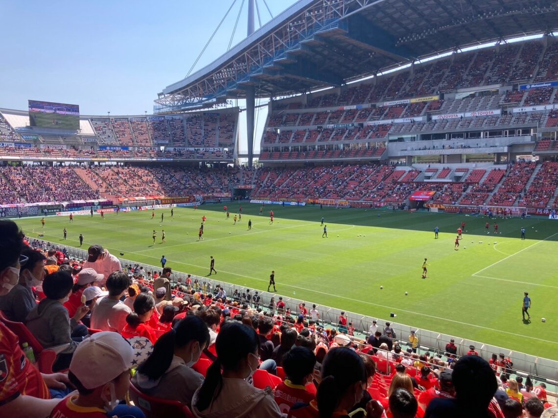 名古屋グランパスのファンです。試合中の熱狂や臨場感がたまりません。休みが合えばアウェーでも観戦に行きます。