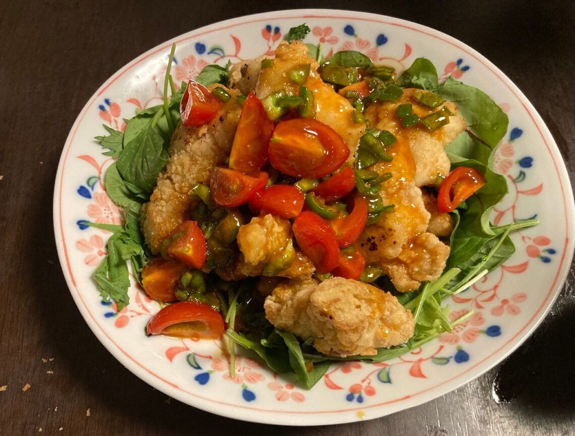料理が好きで、家族がそろう休日の夕食は腕に縒りを掛けて料理を作ります。中華料理が得意です。