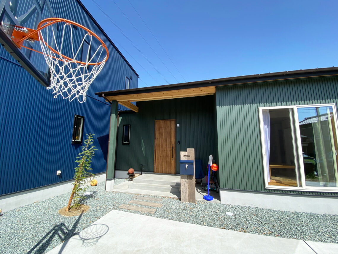 二世帯住宅！暮らしを楽しむ♪ほどよく繋がる平屋×二階建てのお家