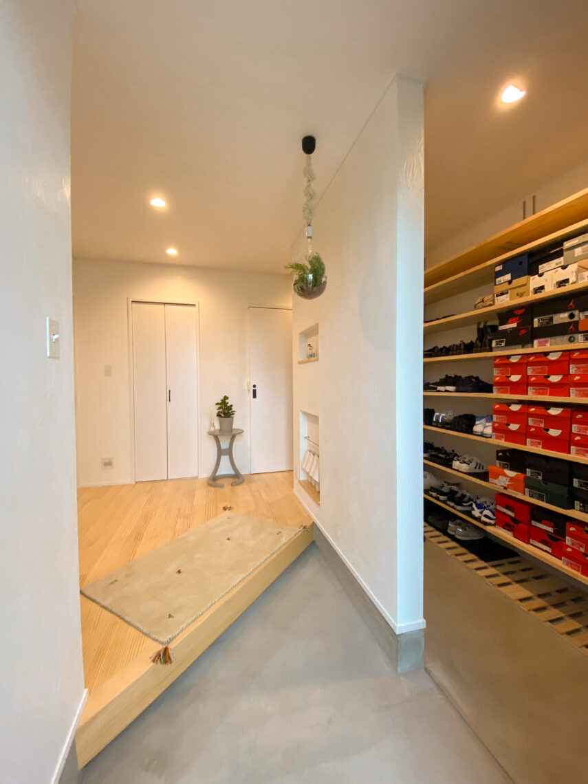 アイランドキッチンが主役！暮らしやすさにこだわったナチュラルモダンな平屋
