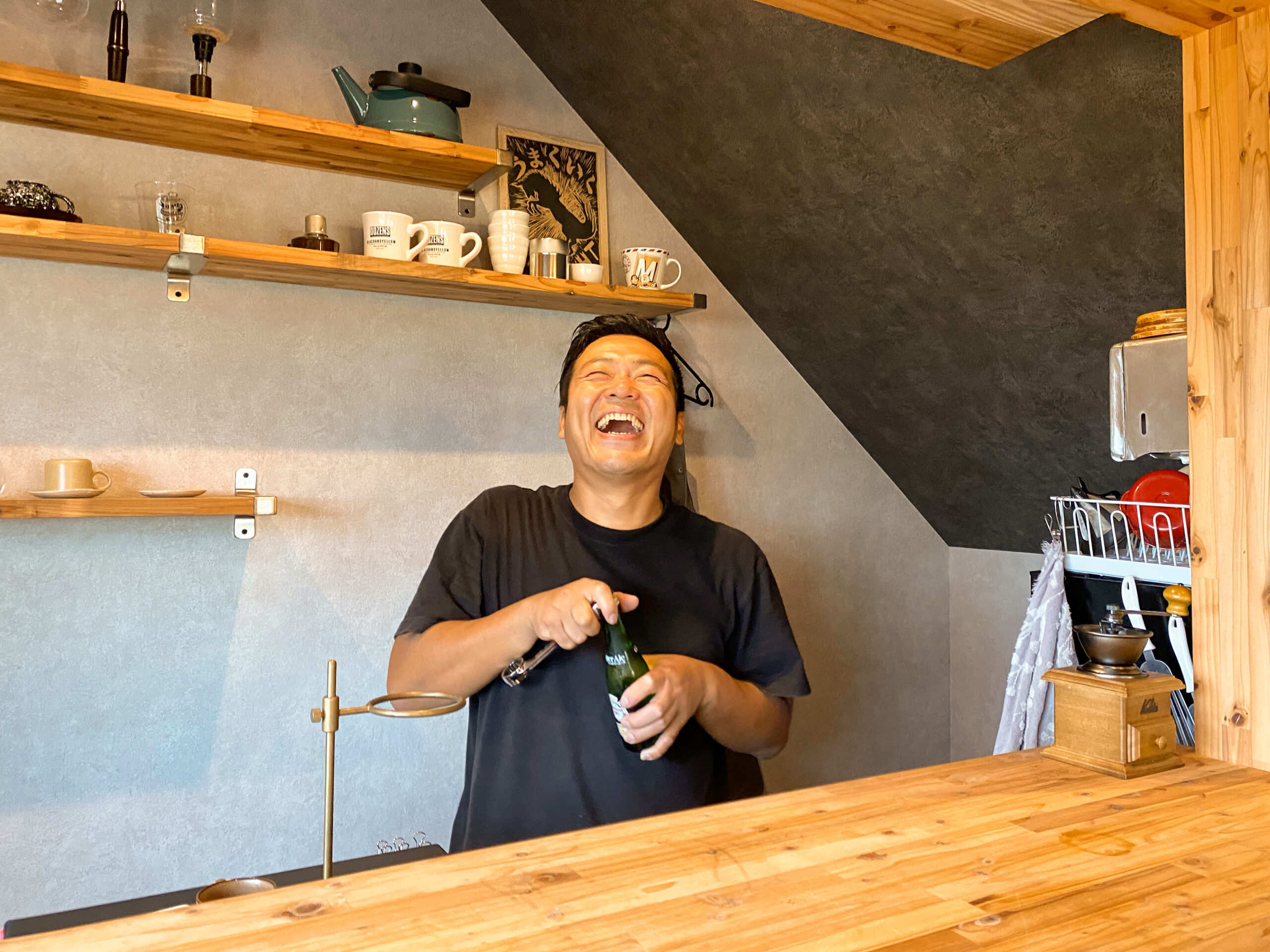 まるでカフェ！？おしゃれすぎる鈑金塗装屋さん【M-ART】﻿
