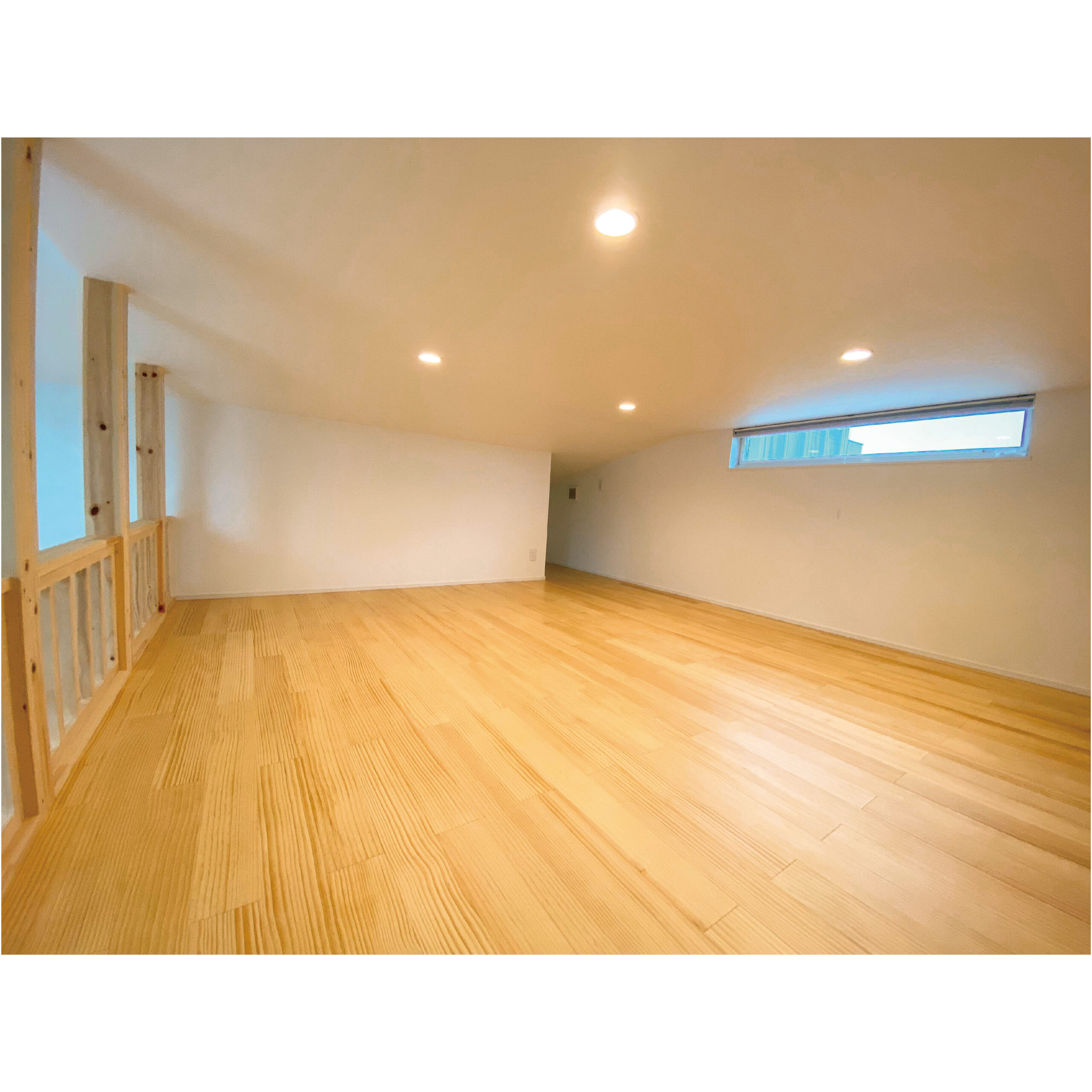 アイランドキッチンが主役！ 暮らしやすさにこだわった ナチュラルモダンな平屋
