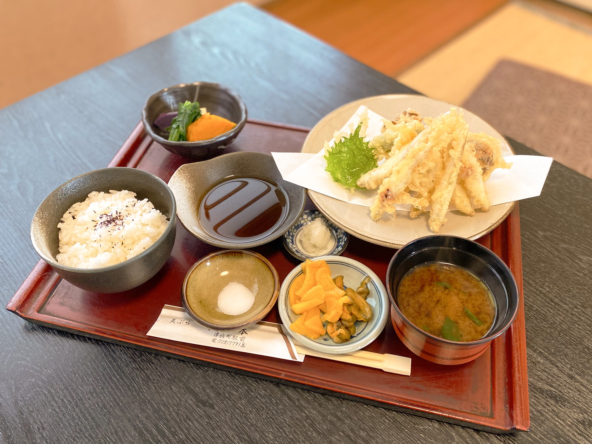 旬の食材と揚げたての天ぷらがこだわり【天ぷら さか本】