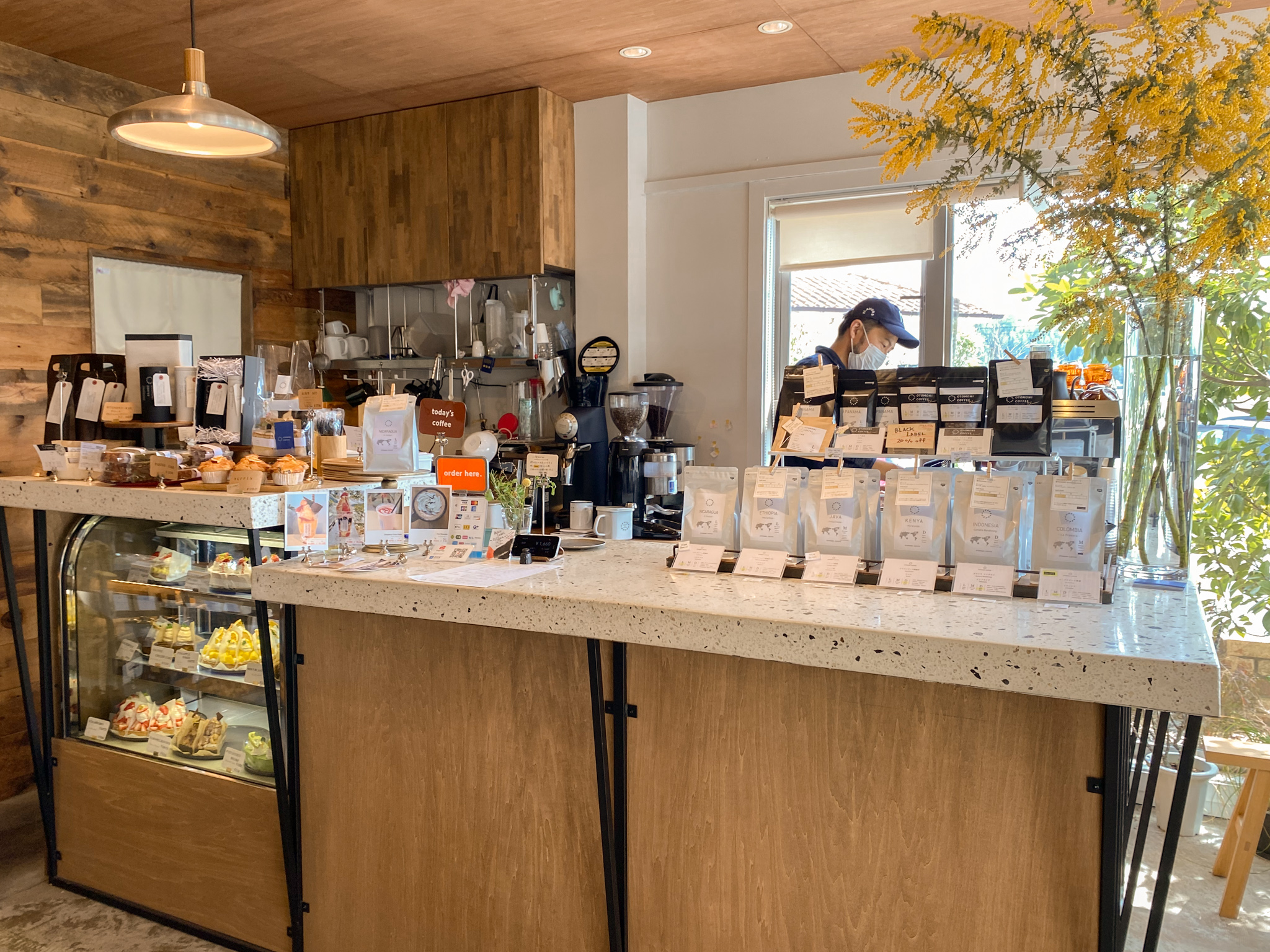 コーヒーもスイーツも絶品♩居心地の良いナチュラルな空間【OTOMONI COFFEE】