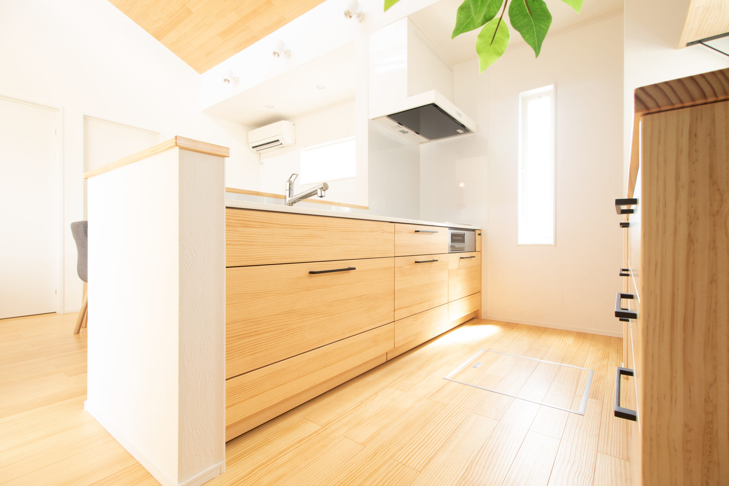 伊勢市「 無垢材を活かした家事ラク動線の平屋」