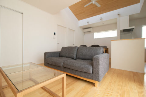 伊勢市「 無垢材を活かした家事ラク動線の平屋」