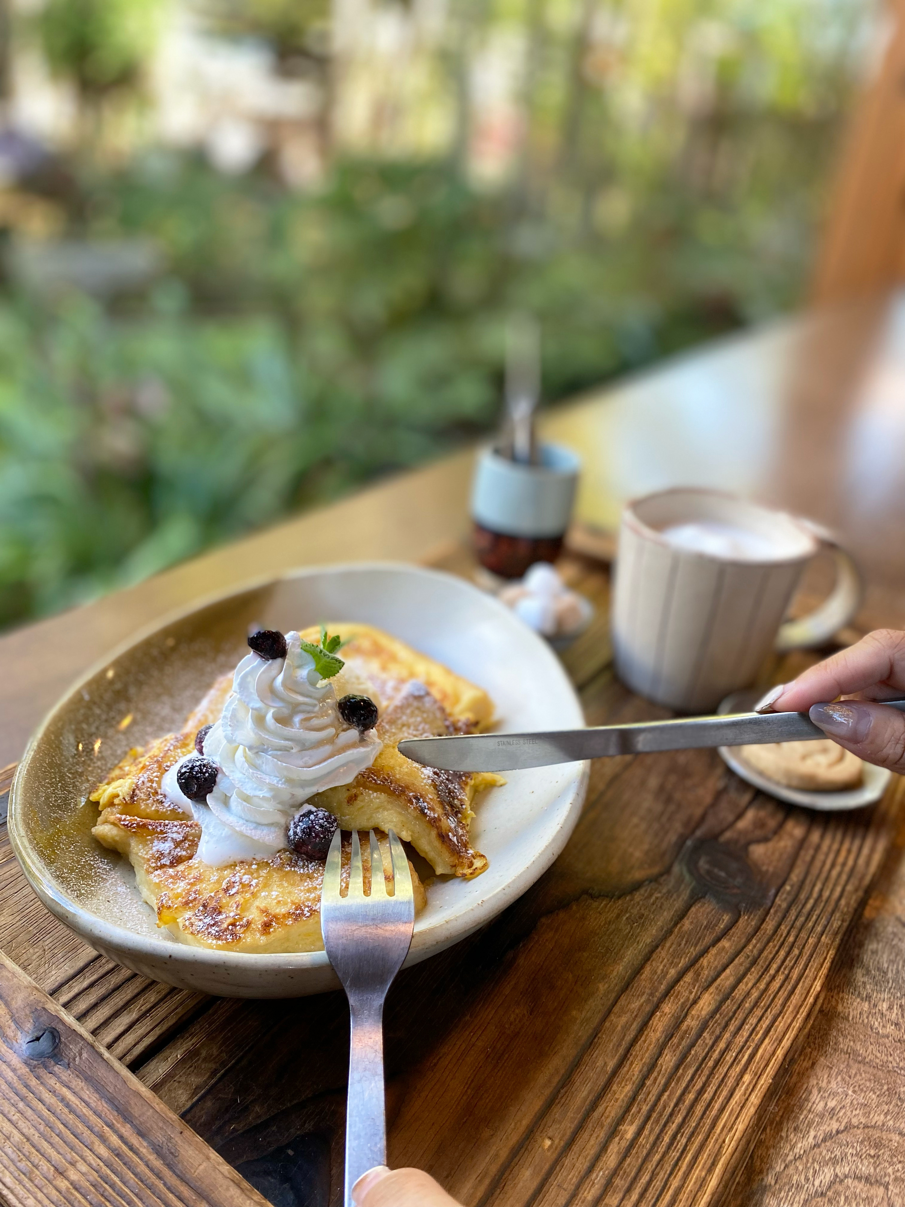 ノスタルジーな時が流れる優しい自然派カフェ