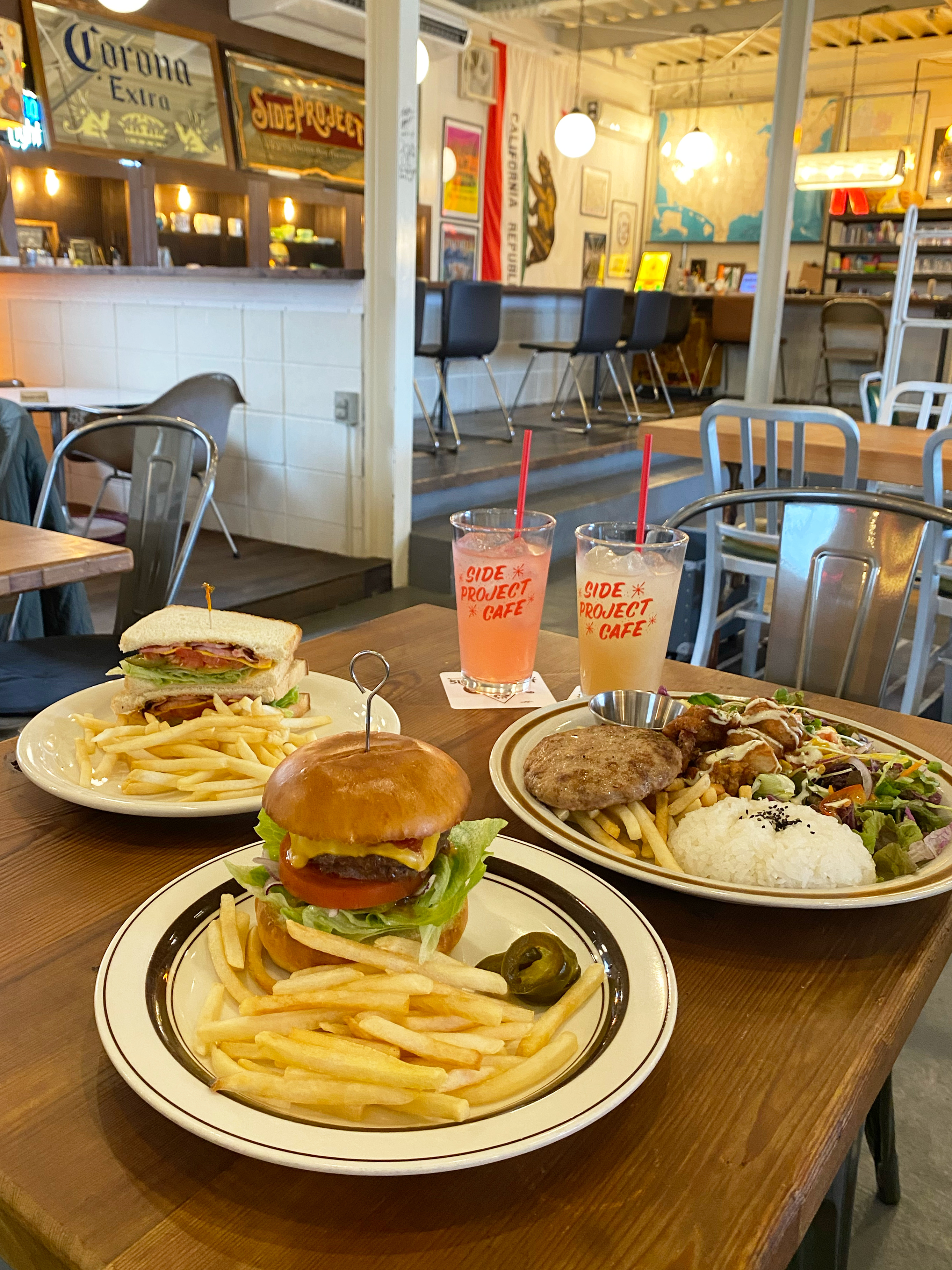 夢いっぱいの秘密基地アメリカンDiner「SIDE PROJECT CAFE」
