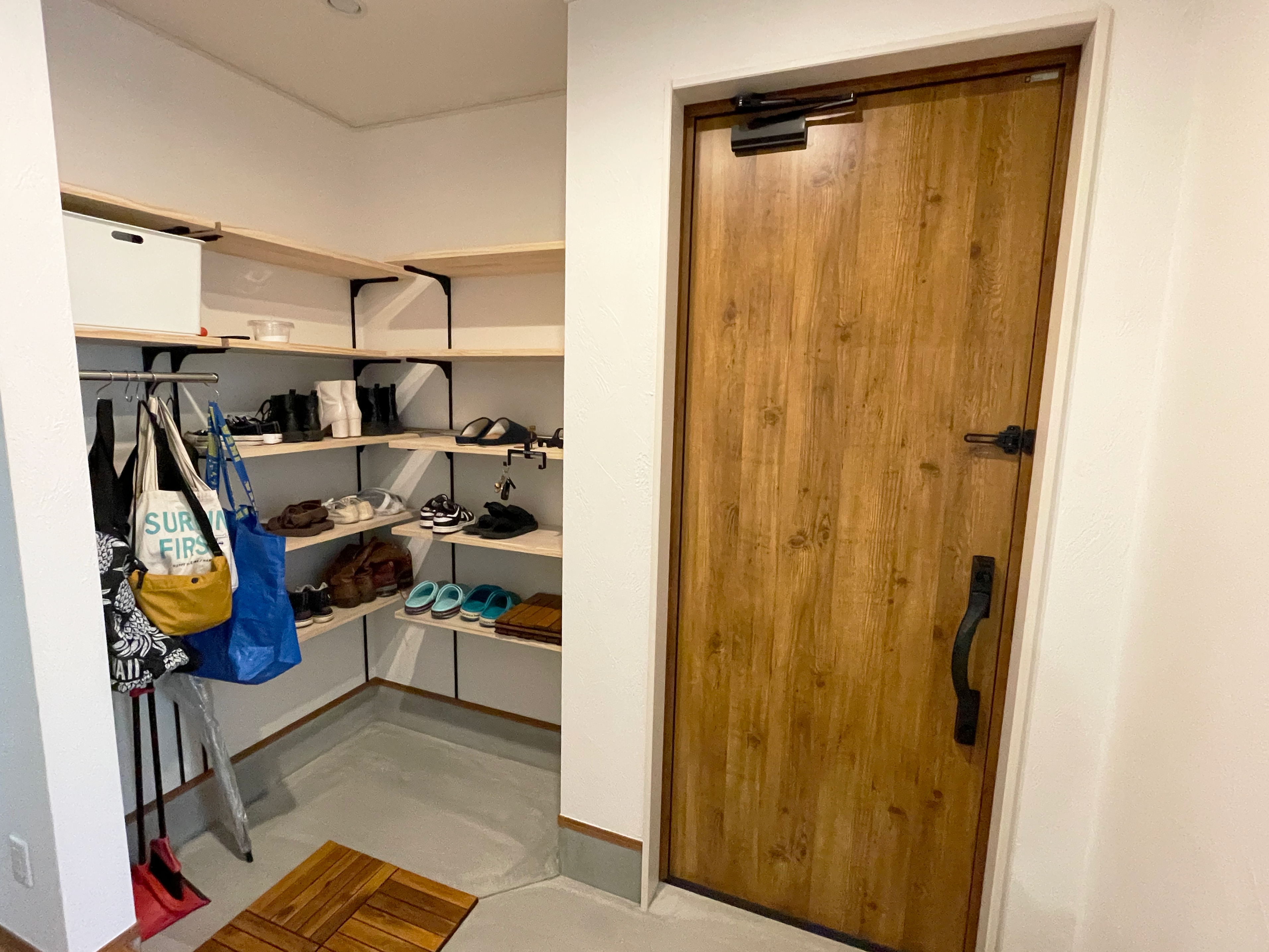 プライベートとパブリックを分けたスタイリッシュな平屋