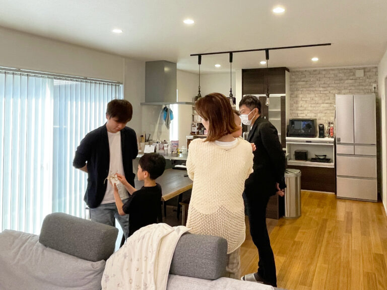 暮らしに重点を置いたナチュラルモダンな平屋