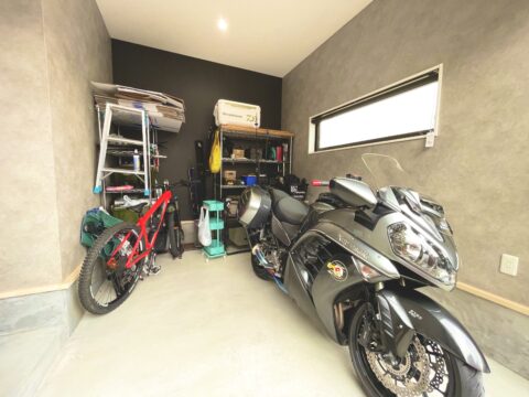 プライベートとパブリックを分けたスタイリッシュな平屋