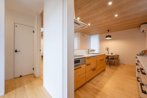 飽きのこないモダンでシンプルな家