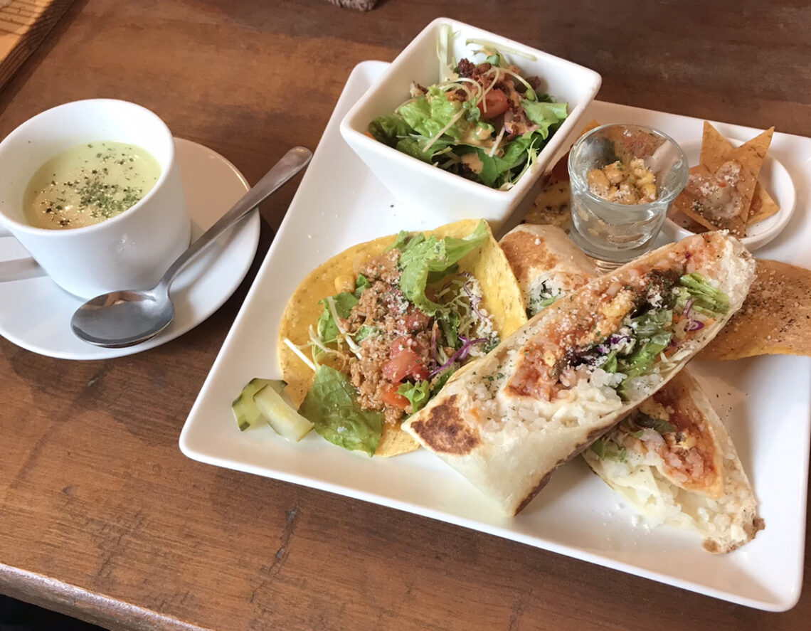 コーヒーにはこだわりがあります。自宅で豆から入れて、香りも楽しみつつチョコと一緒にコーヒーを飲むのが至福です。