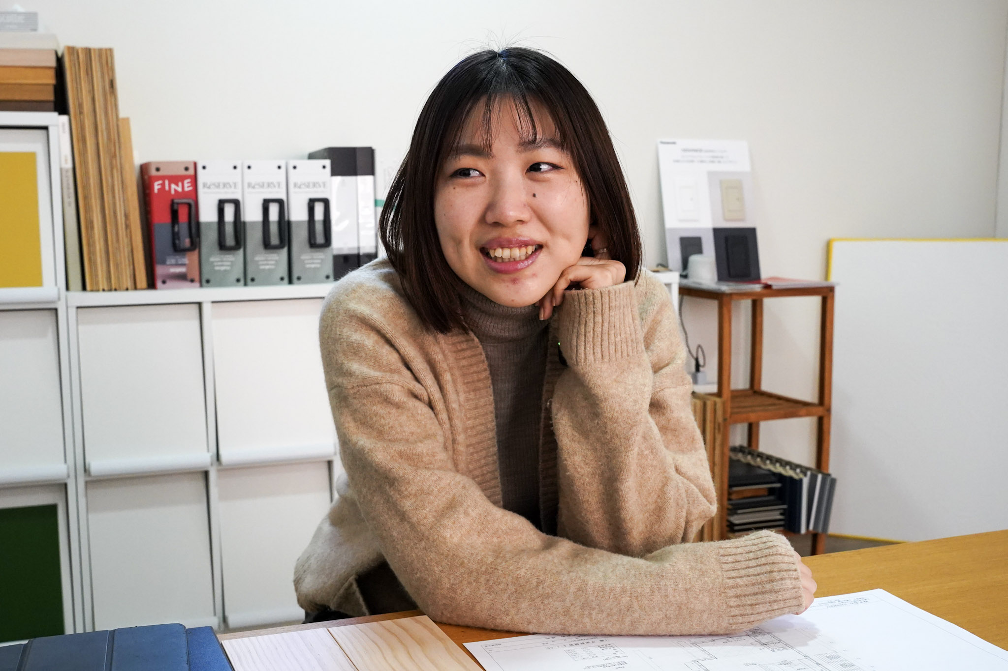 【STAFF VOICE】「ただひたすらに聴く姿勢」負けず嫌いの努力家インテリアコーディネーターの仕事の芯について聞いてみました